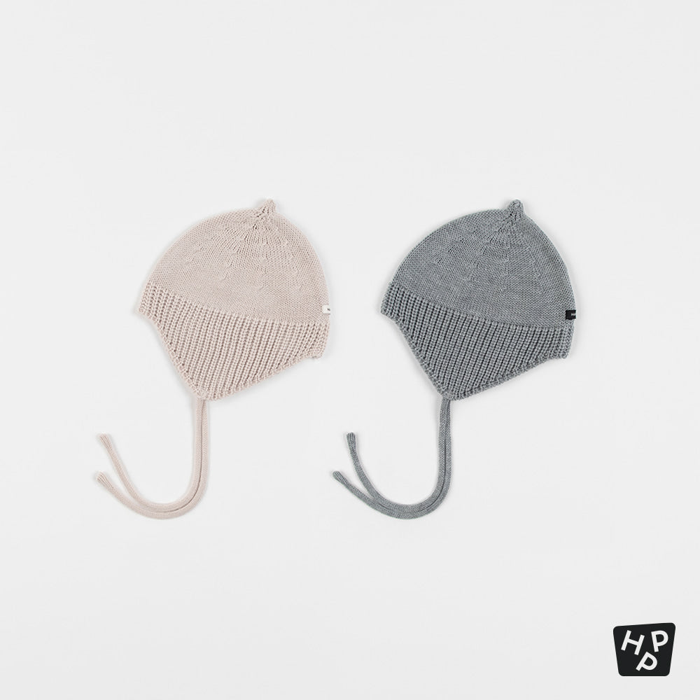 Kisses knit baby hat